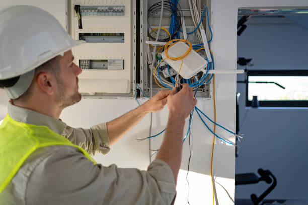Best Emergency Electrical Repair  in Geneseo, IL